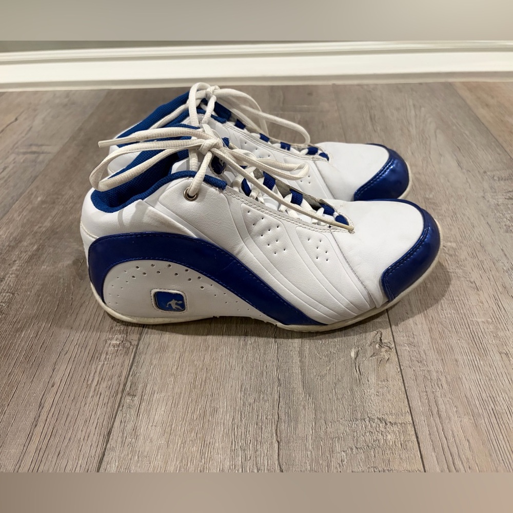 AND1 Rocket Mid Basketball Shoes White Blue • Boys Youth US 7 •